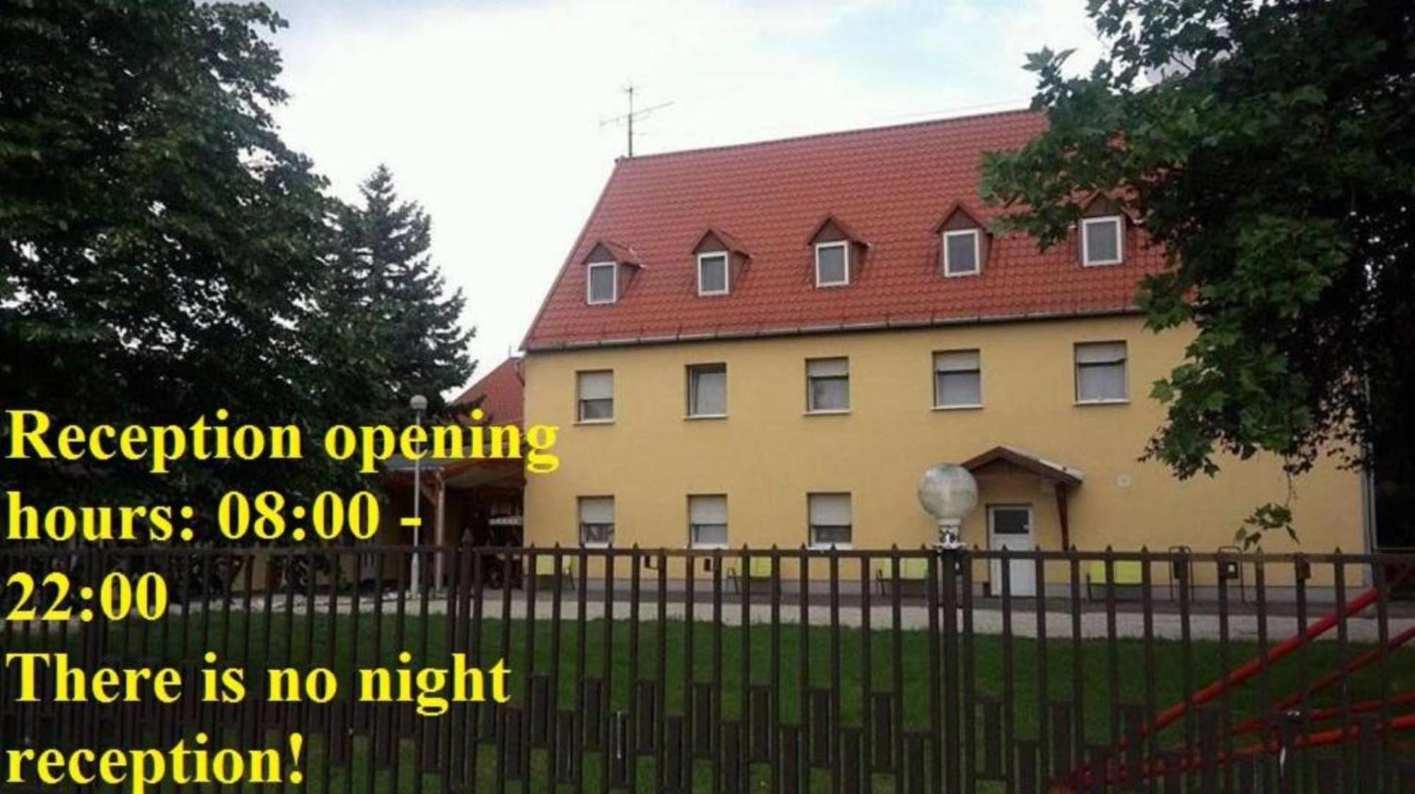 Bed and Breakfast Fenyo Panzio à Mezőkövesd Extérieur photo