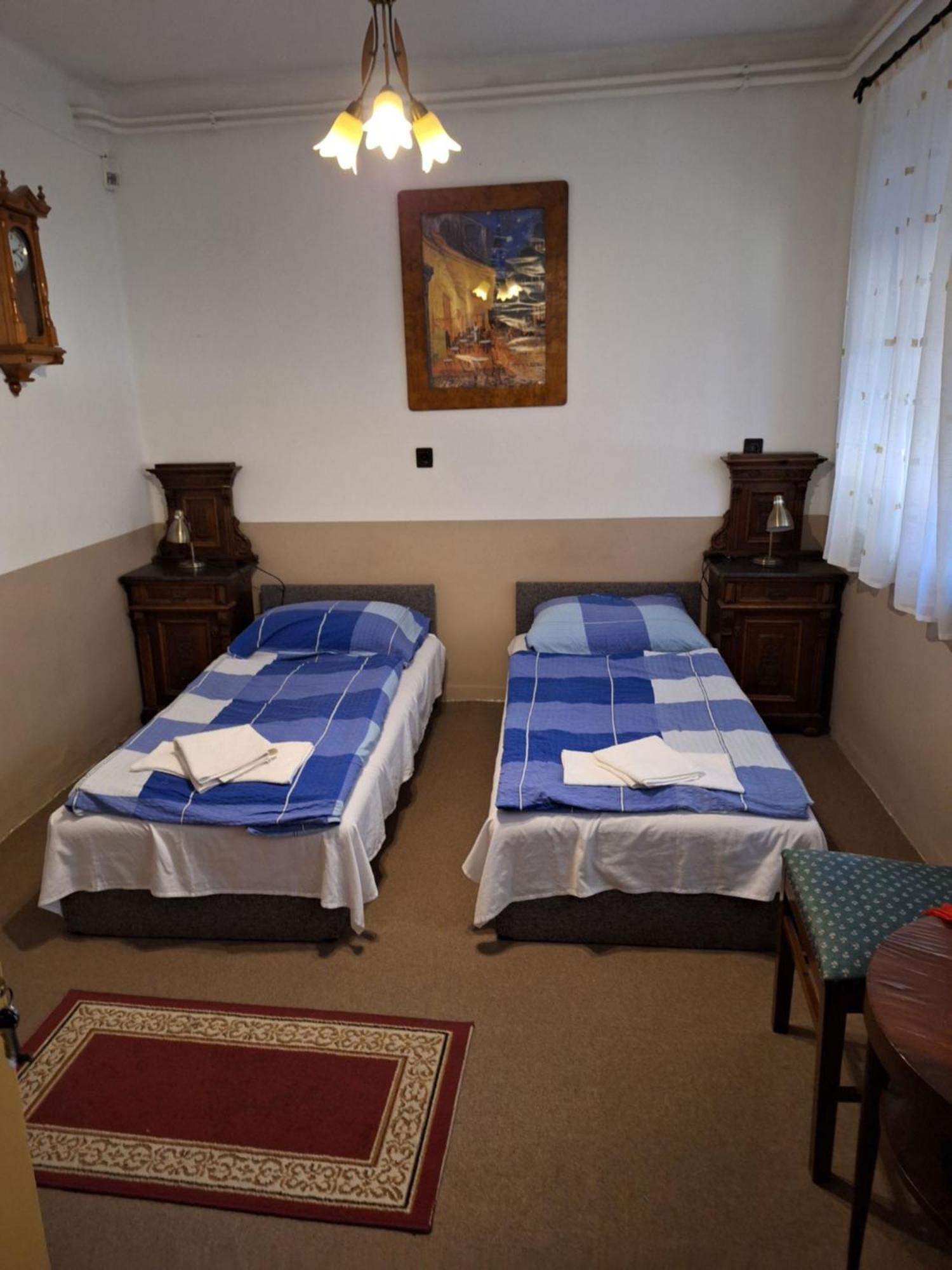 Bed and Breakfast Fenyo Panzio à Mezőkövesd Extérieur photo