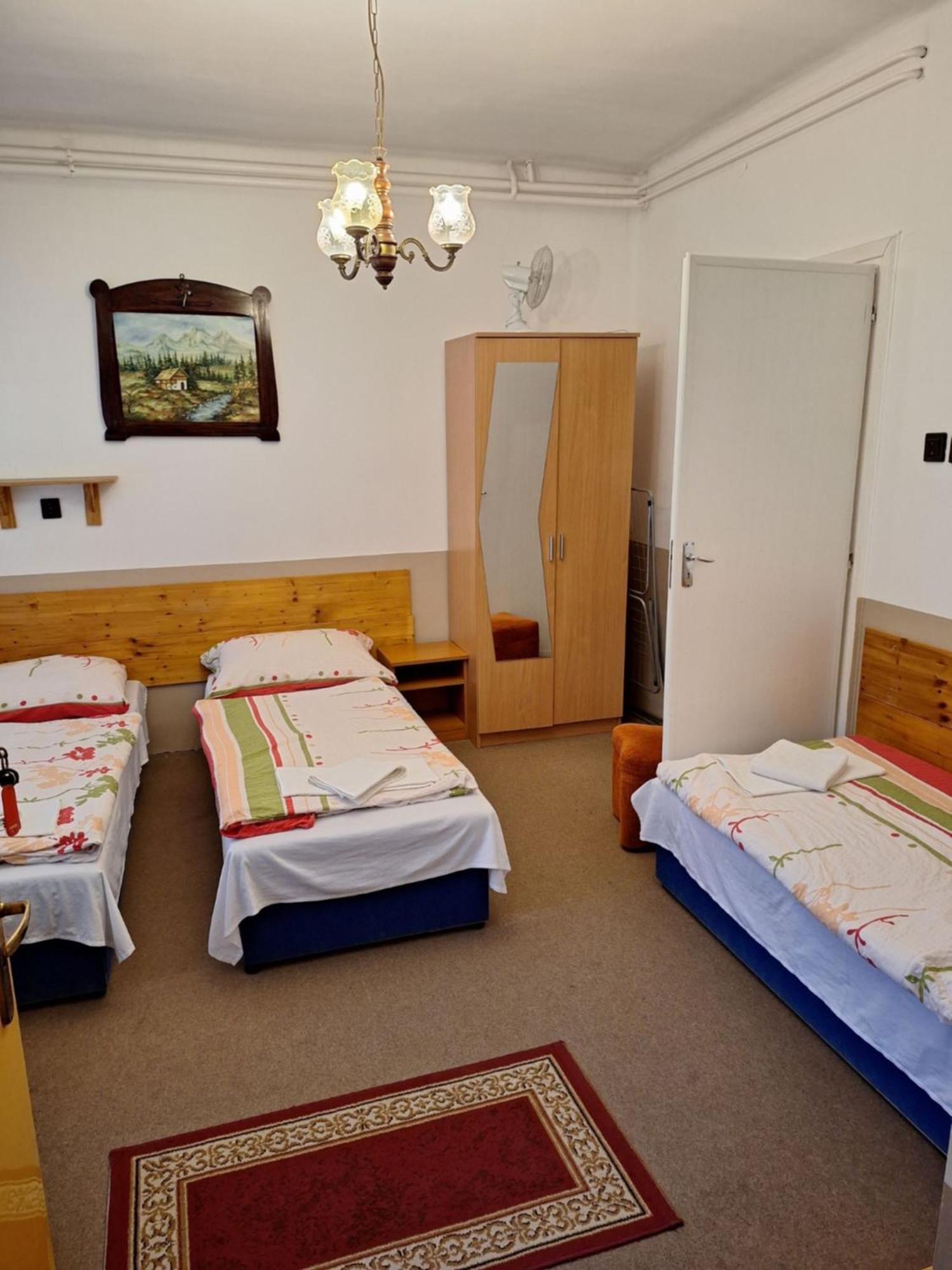 Bed and Breakfast Fenyo Panzio à Mezőkövesd Extérieur photo
