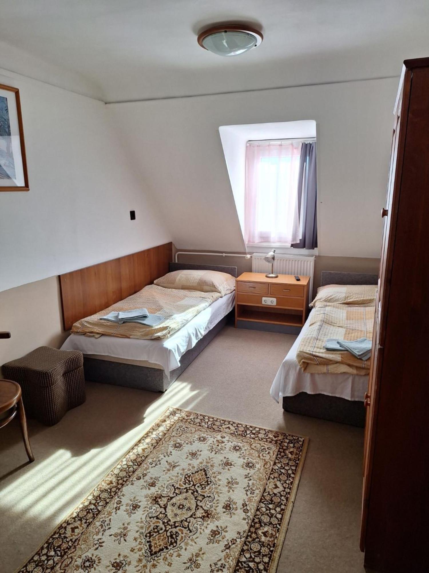 Bed and Breakfast Fenyo Panzio à Mezőkövesd Extérieur photo