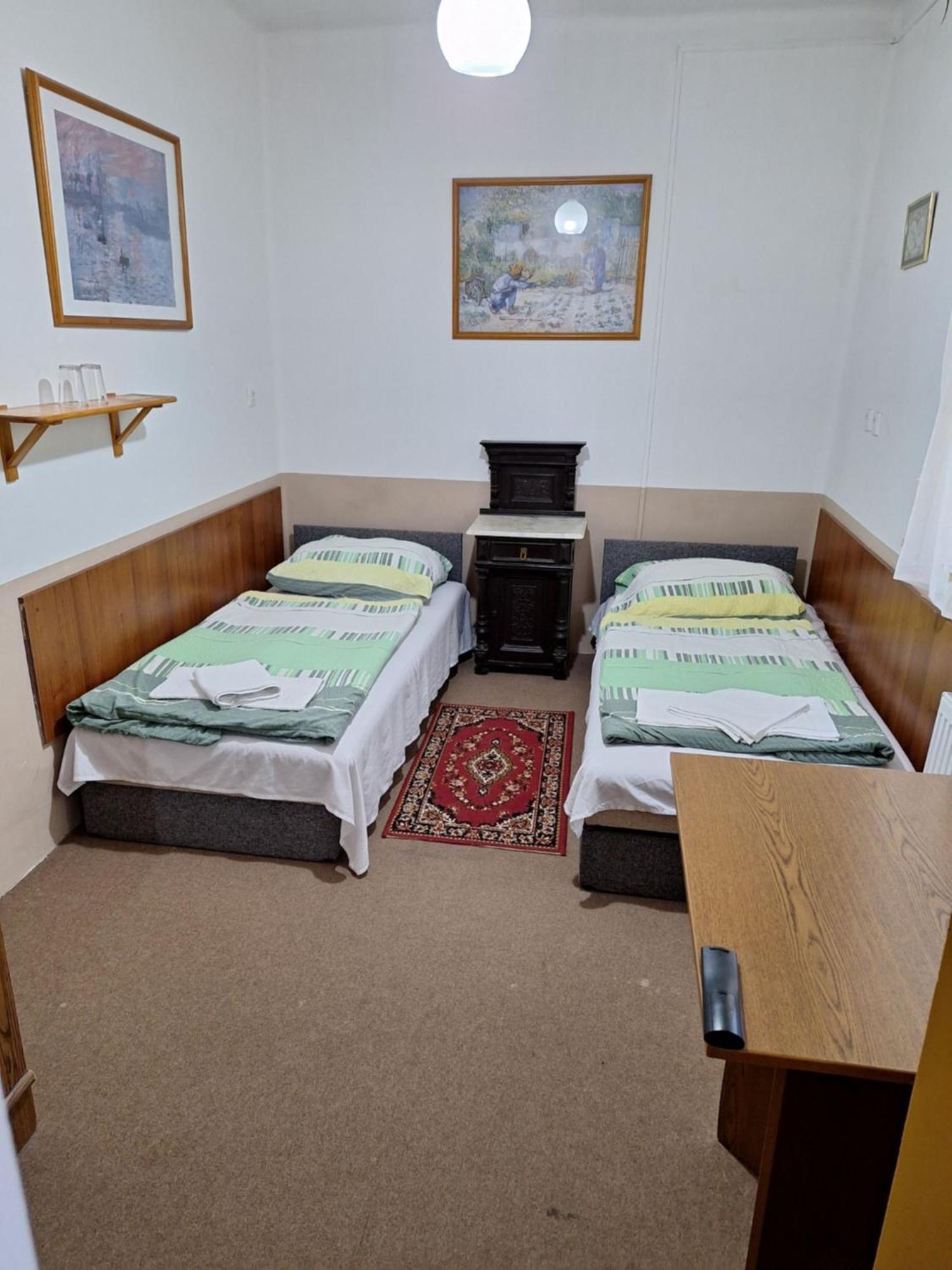 Bed and Breakfast Fenyo Panzio à Mezőkövesd Extérieur photo