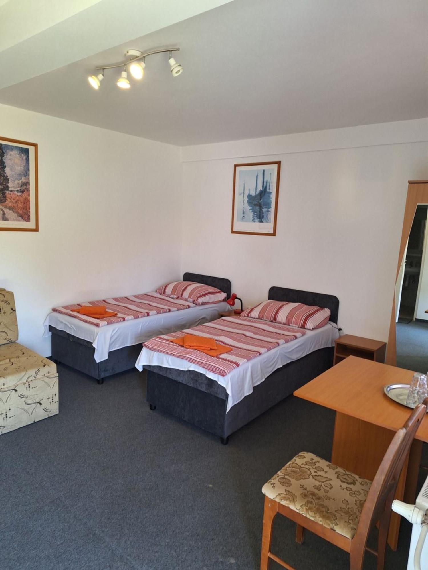 Bed and Breakfast Fenyo Panzio à Mezőkövesd Extérieur photo
